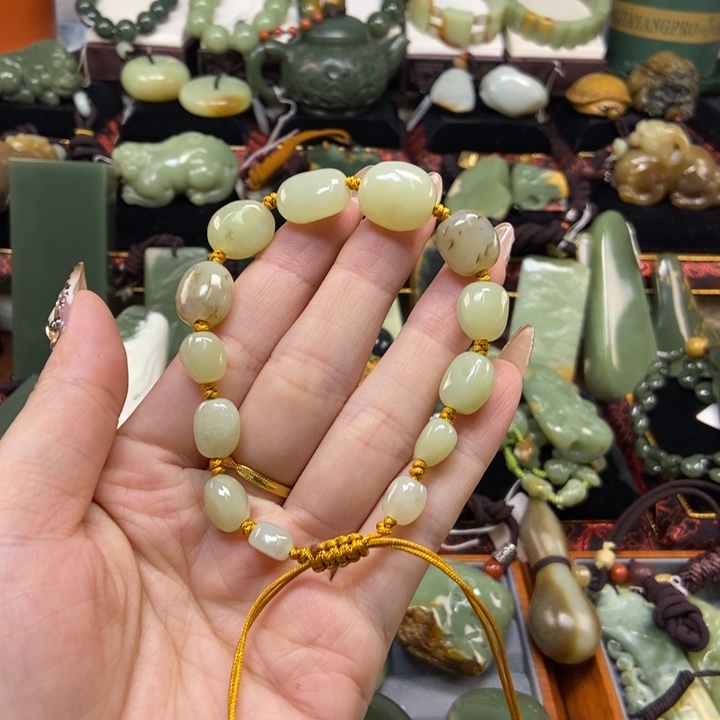 未镶嵌手串岫岩老玉（透闪石质玉）