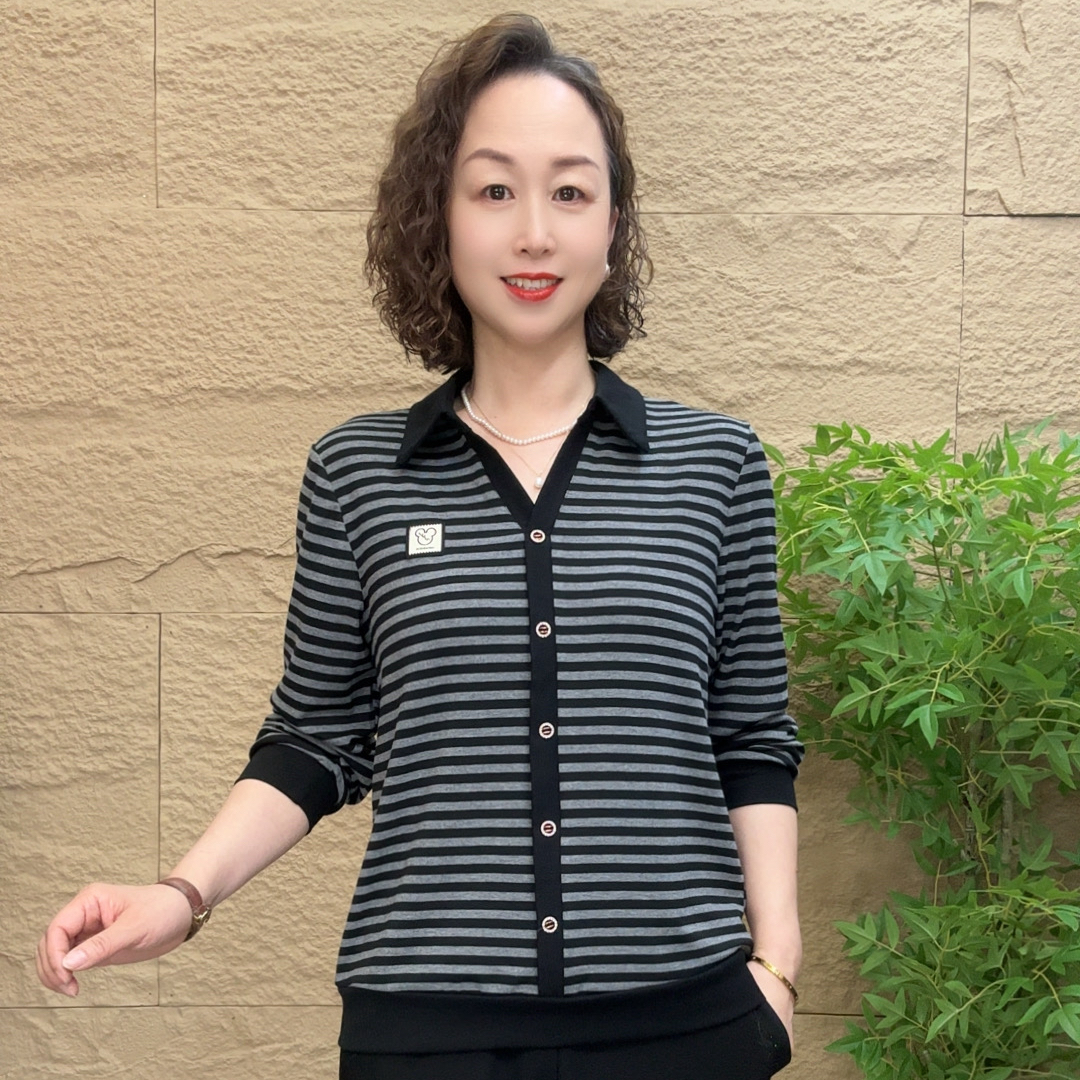 妈妈装长袖时尚女士休闲条纹拼接秋季小衫宽松漂亮中老年百搭T恤