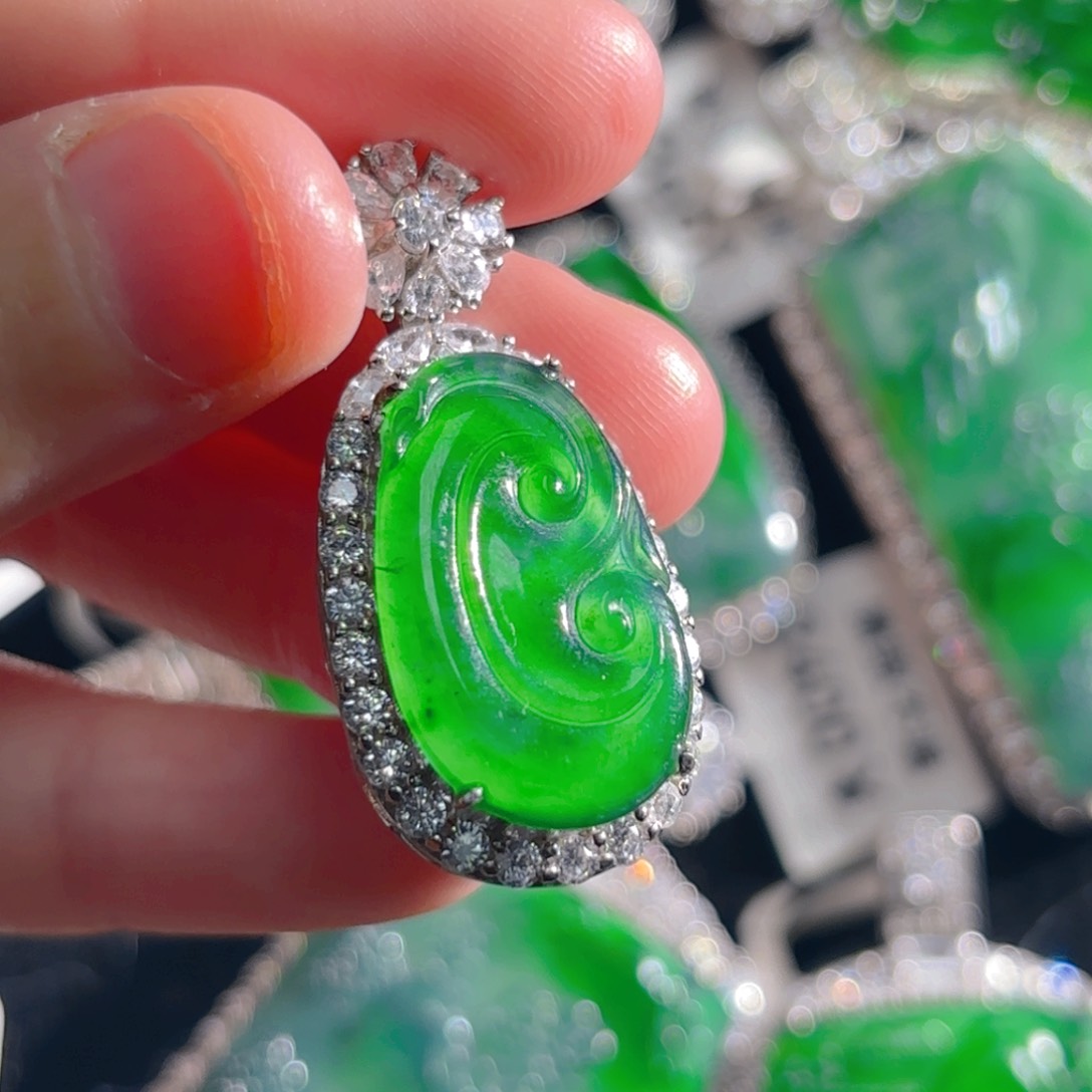 翡翠颈饰银S925镶嵌如意