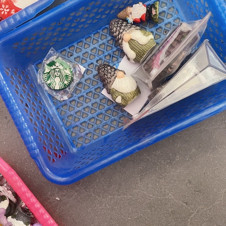 格****有机玻璃微瑕。           