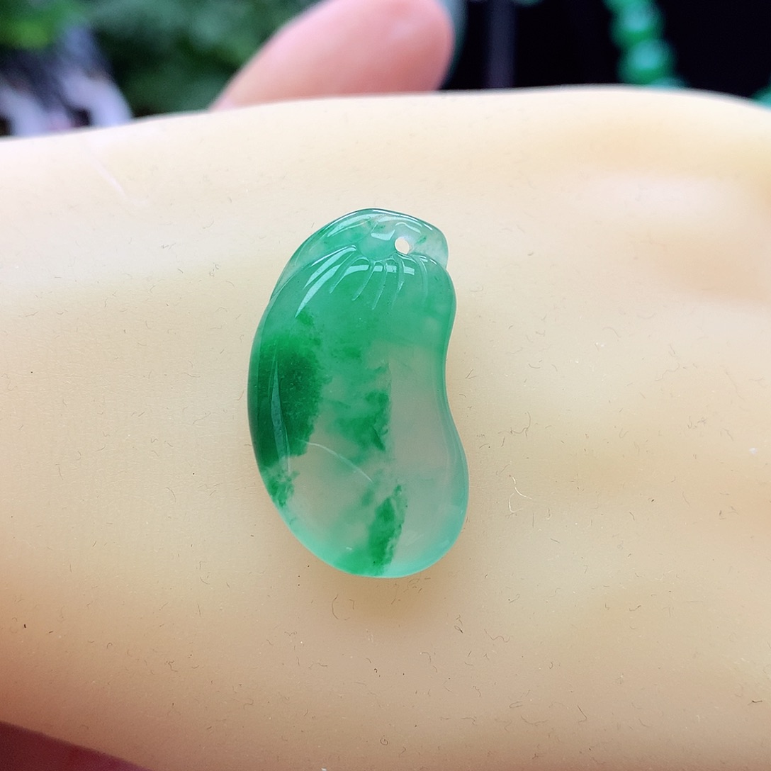 石英质玉颈饰未镶嵌