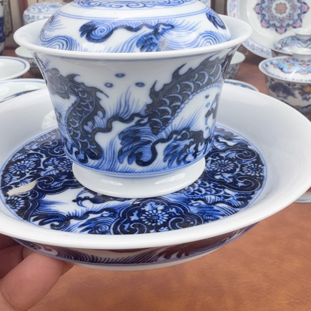 陶摆件青花龙盖碗