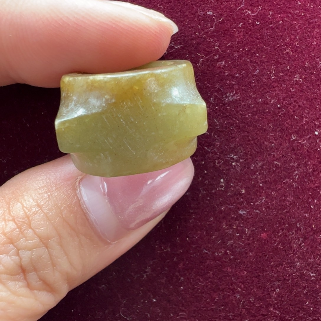 岫岩老玉（透闪石质玉）未镶嵌颈饰