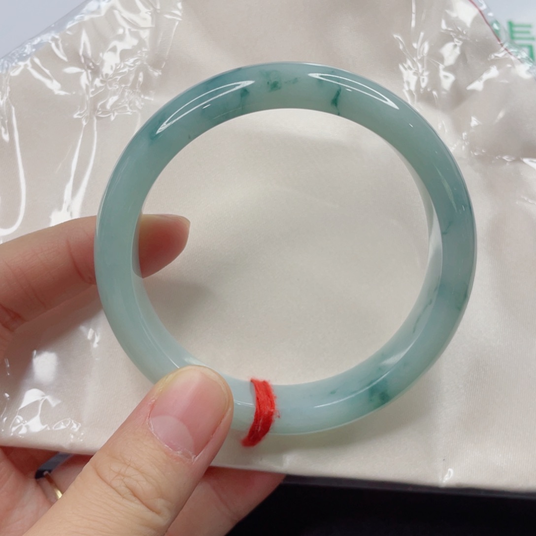 未镶嵌手镯翡翠手镯