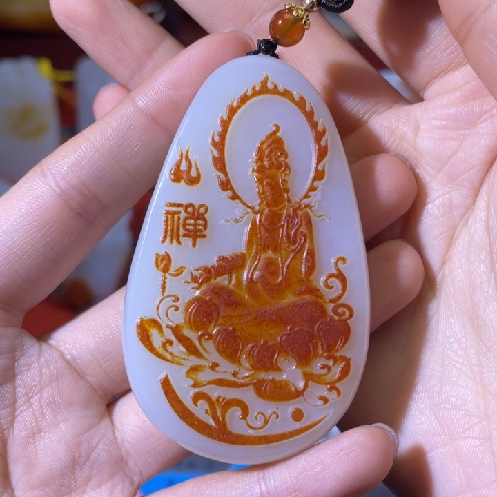 和田玉挂件未镶嵌知***。