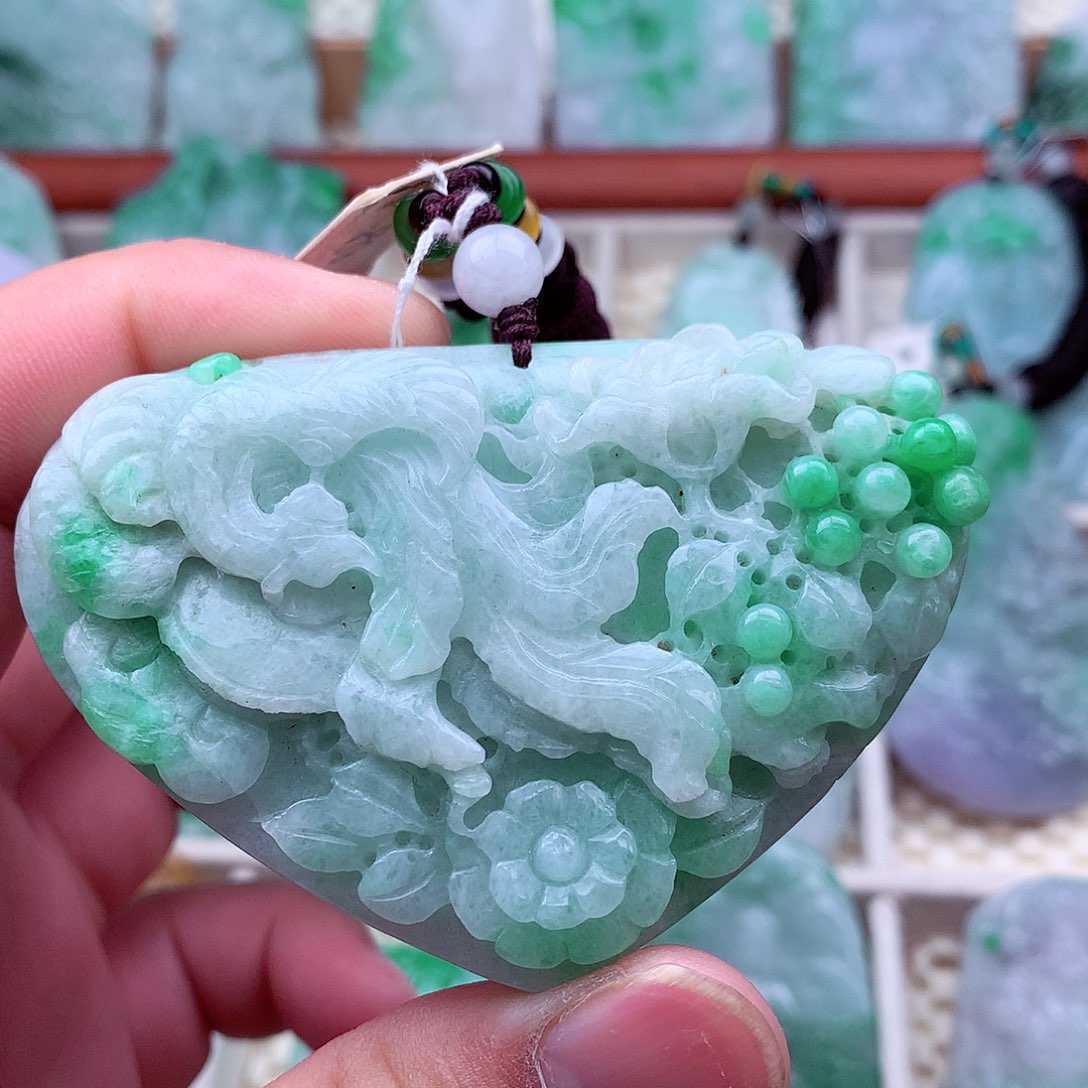 翡翠未镶嵌吊坠(不含链)