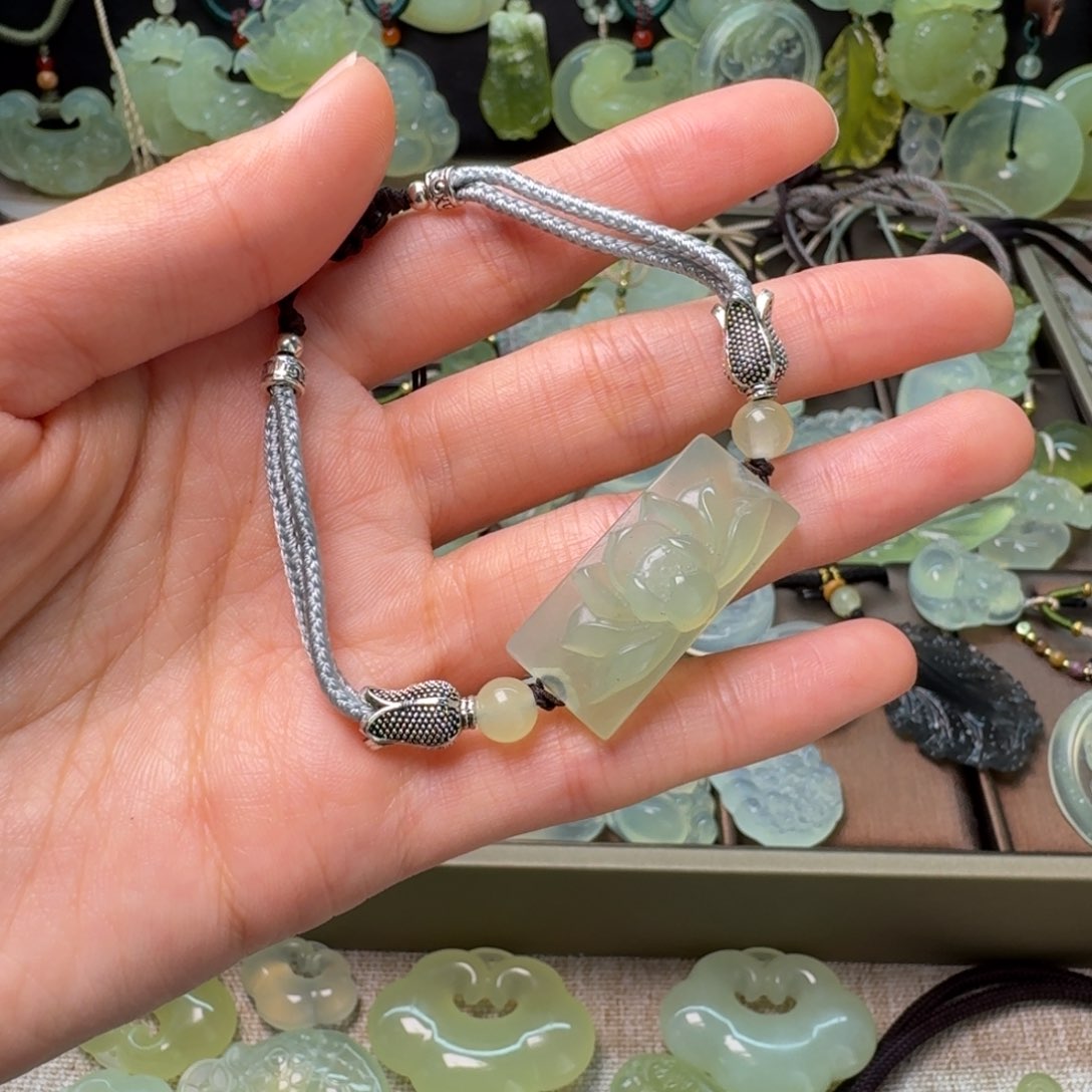 蛇纹石玉项链未镶嵌