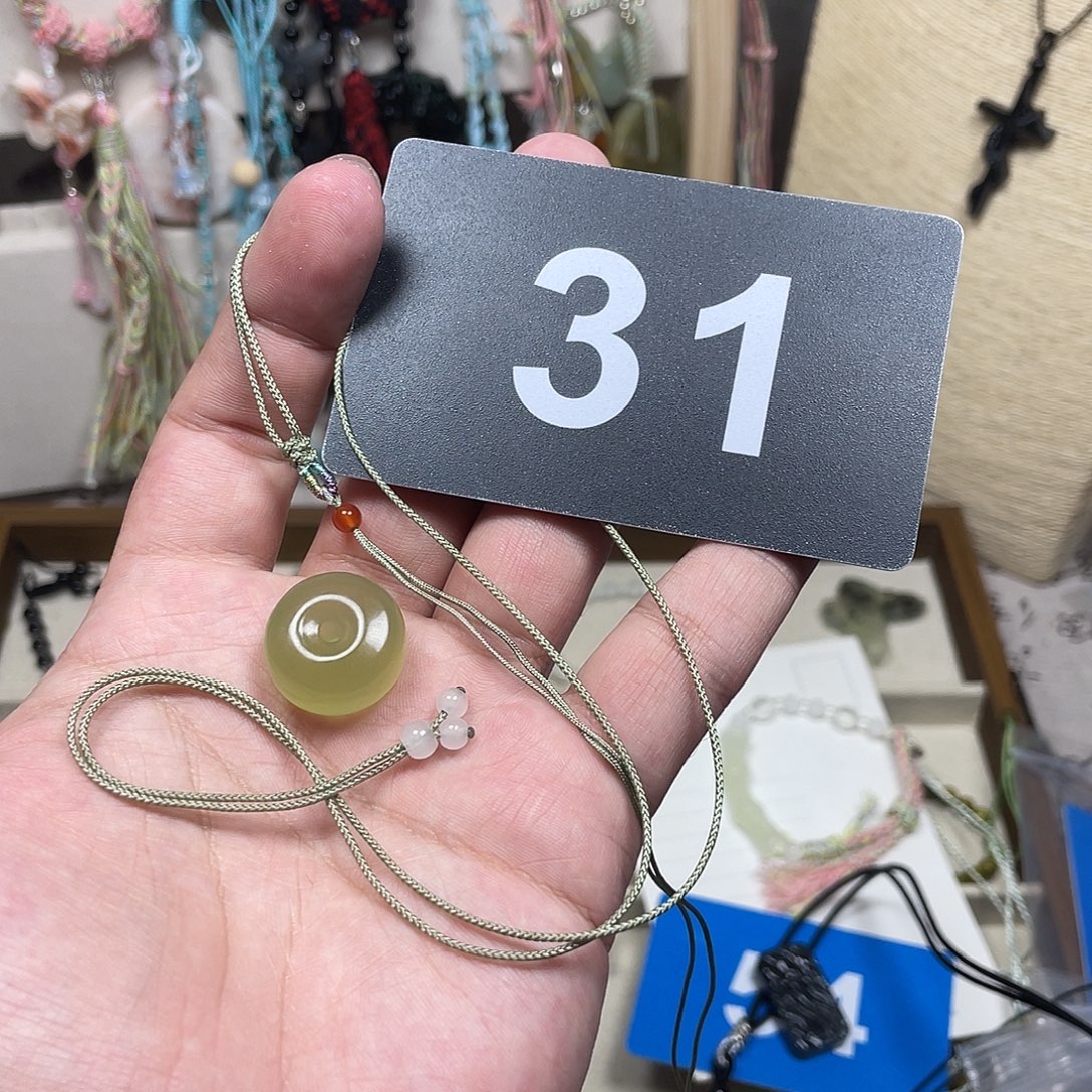 i***i蛇纹石玉合金颈饰