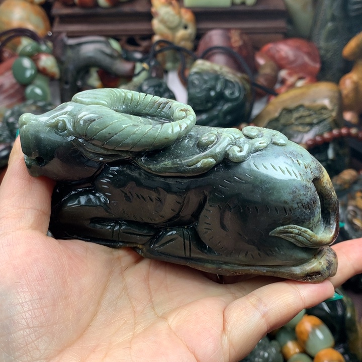 岫岩河磨玉（透闪石质玉）把件未镶嵌