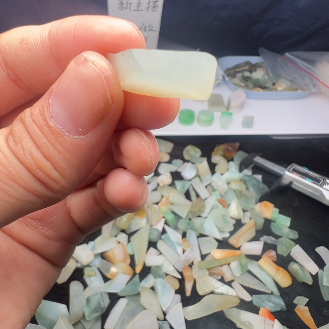 翡翠裸石缅甸翡翠A货