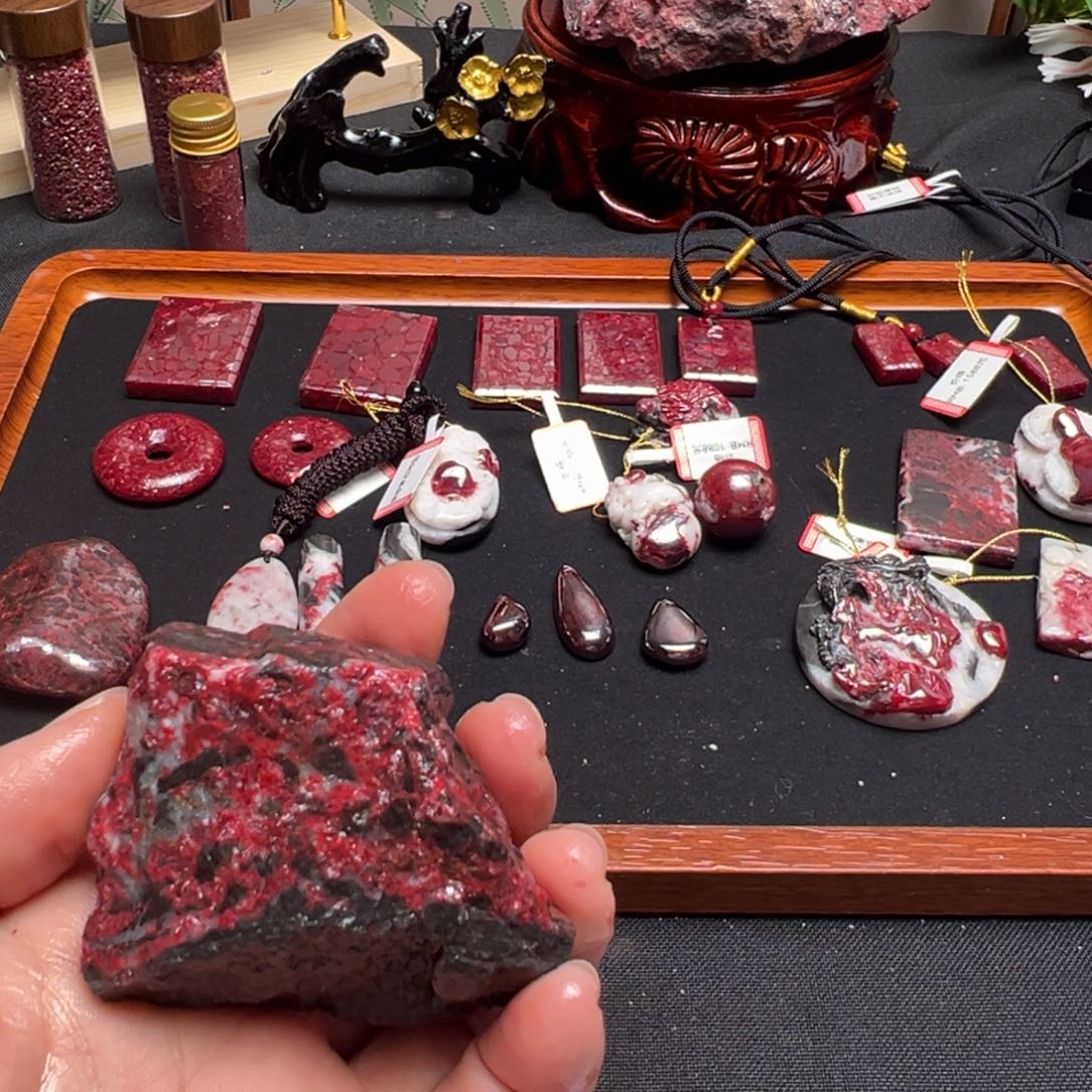 锦***运天然辰砂天然朱砂原石毛料