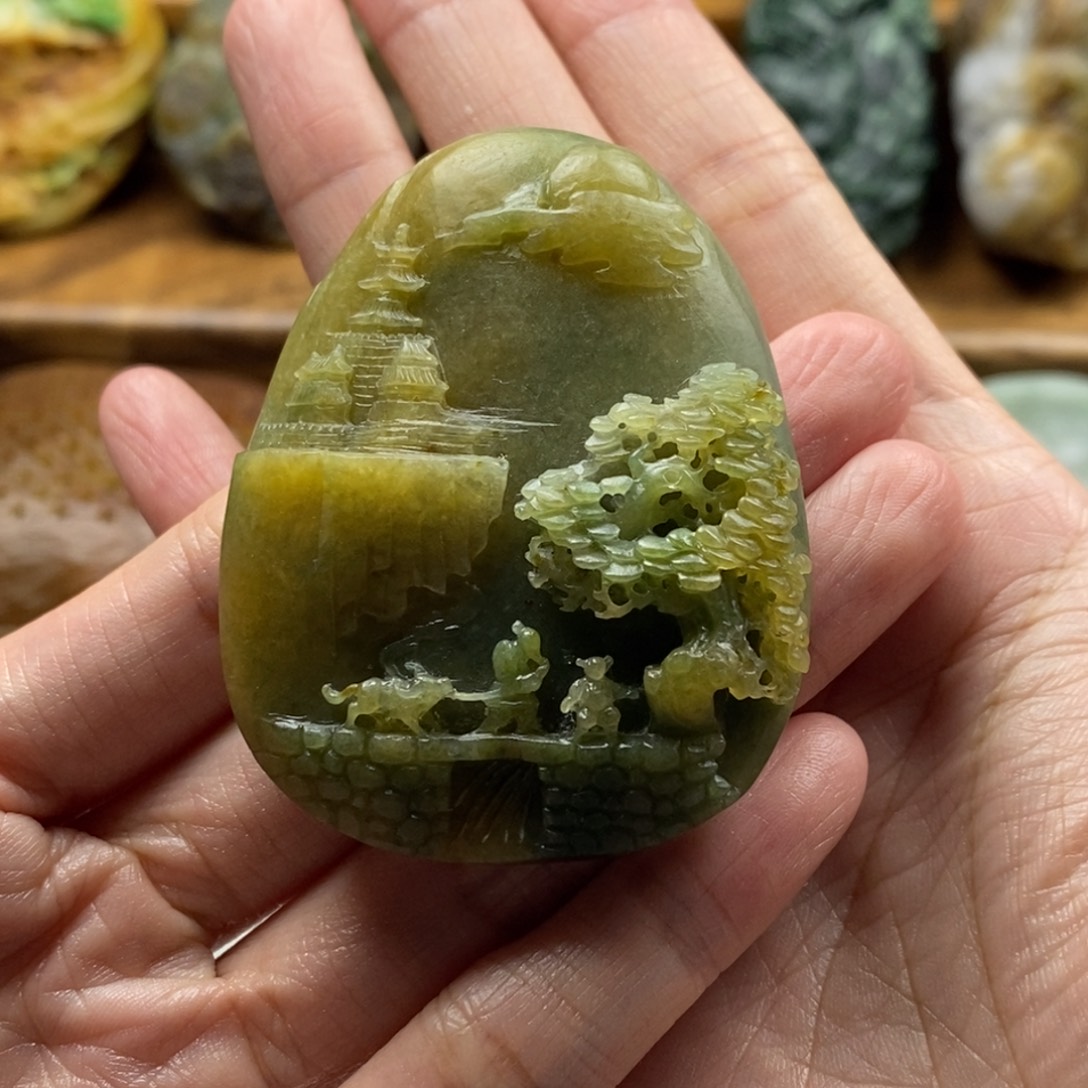 用***3定制翡翠未镶嵌山水