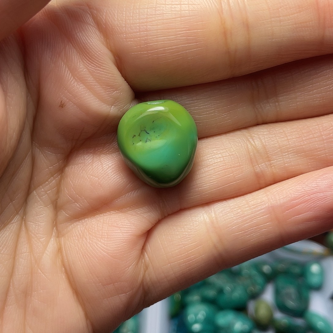 王***讲绿松石未镶嵌手链