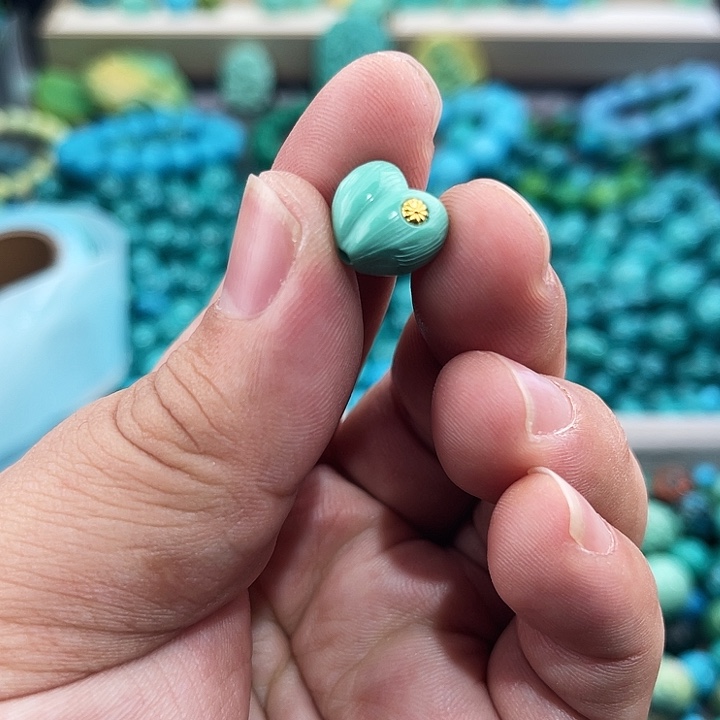 未镶嵌菱锰矿珠宝半成品