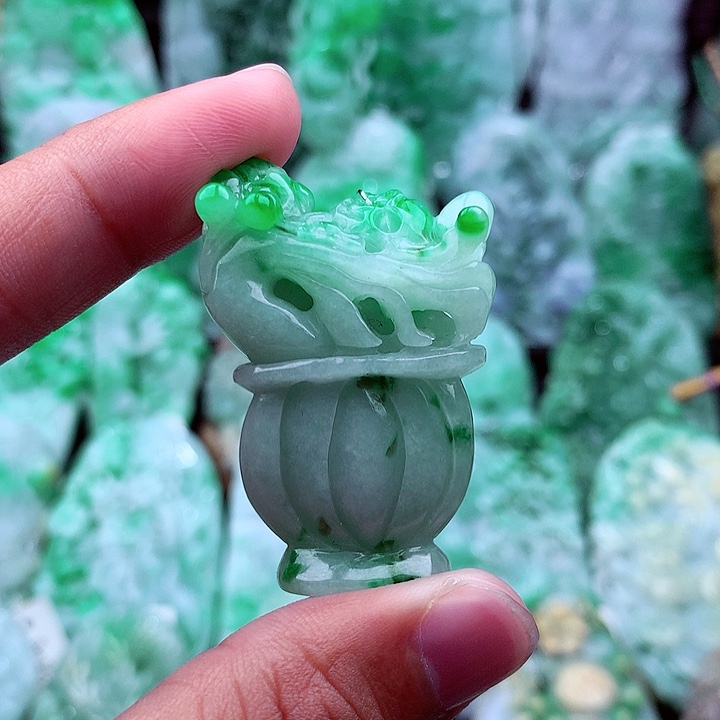 翡翠吊坠(不含链)未镶嵌