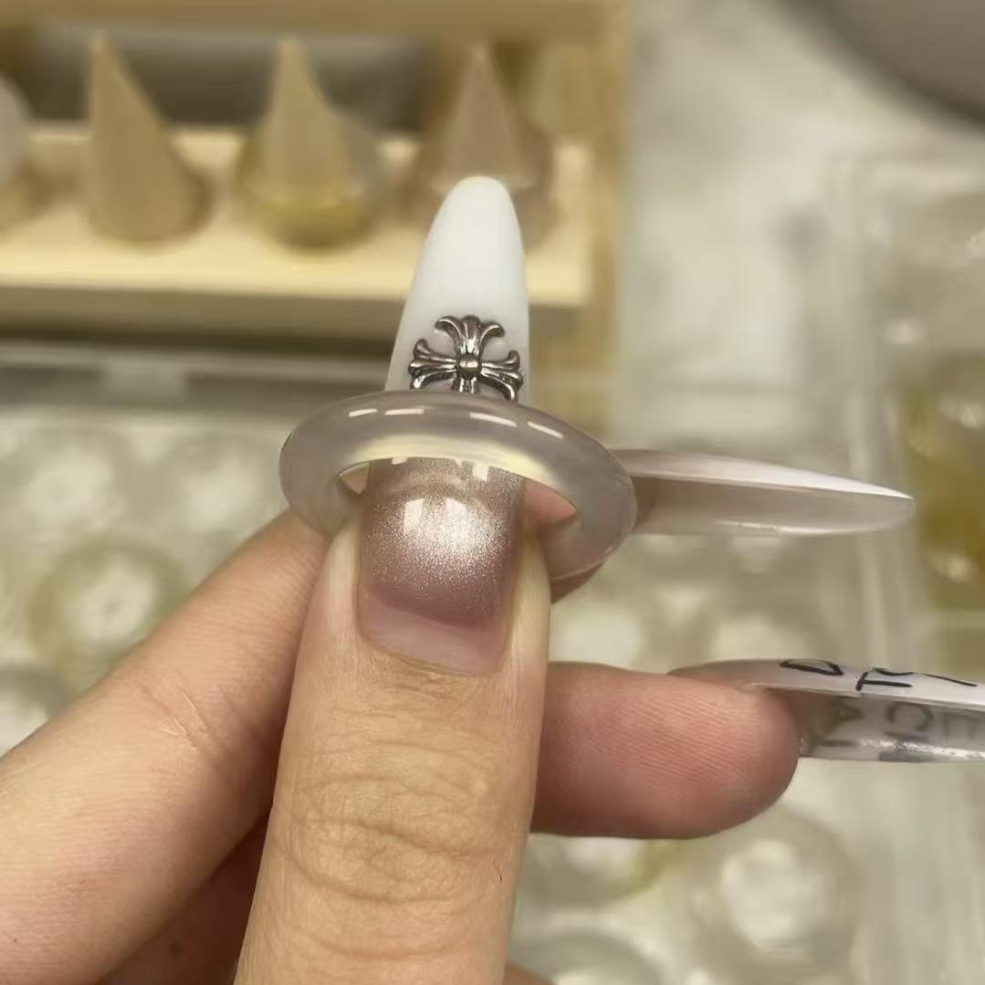 天然玛瑙精品巴料戒指【随机发】