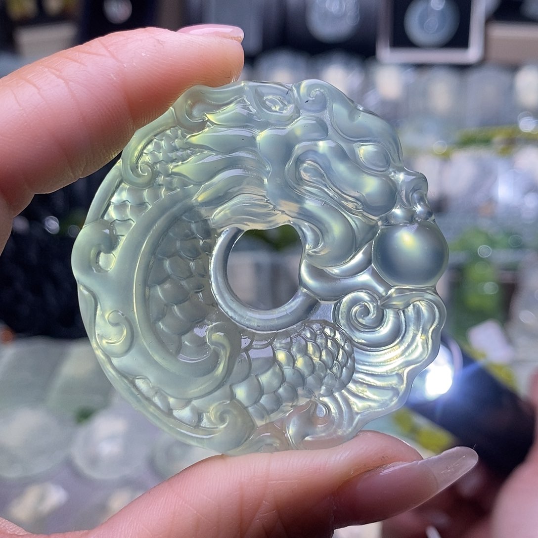 蛇纹石玉颈饰未镶嵌月*.