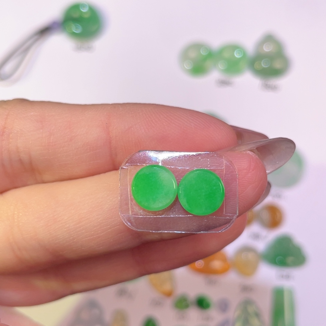 翡翠未镶嵌颈饰裸石