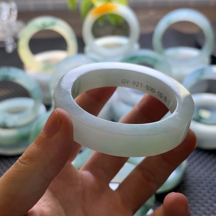 沙***姐定制翡翠未镶嵌aaaaa