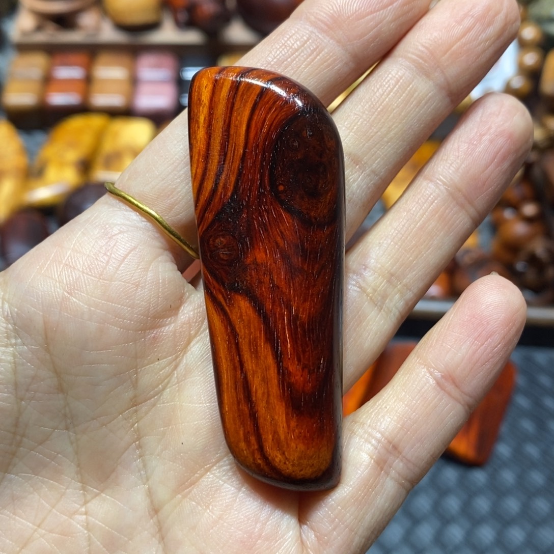 畅***9檀香紫檀（小叶紫檀）