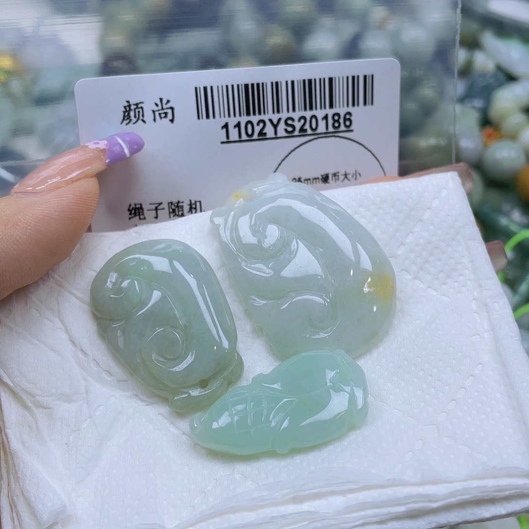 翡翠未镶嵌吊坠(不含链)