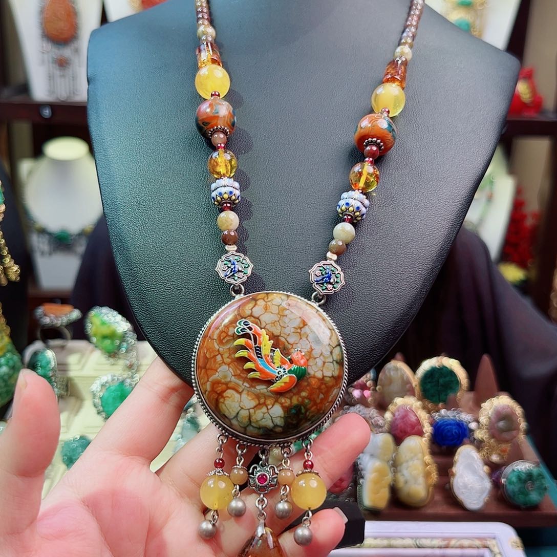 颈饰玛瑙未镶嵌国风