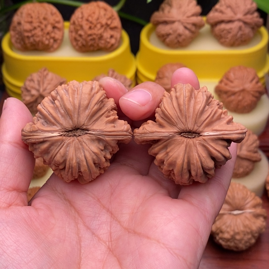 把件文玩核桃43老树红皮四座楼