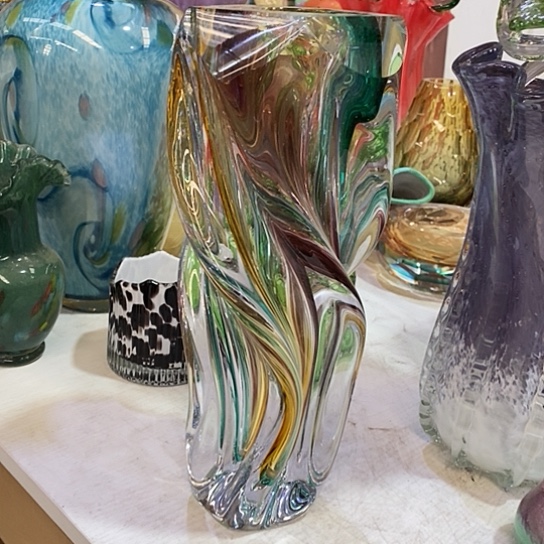 琉璃花瓶高32厘米口径6厘米