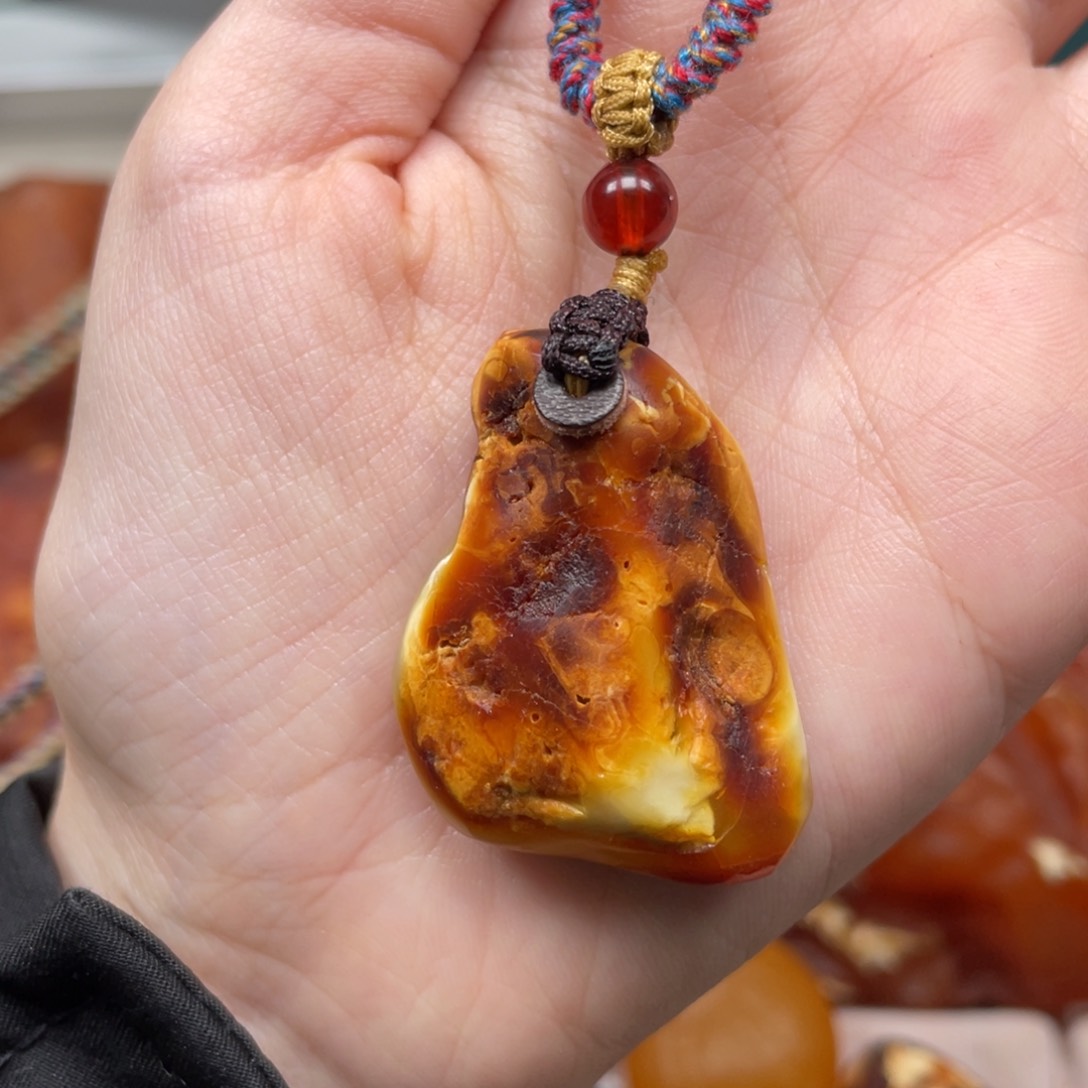 琥珀珠宝奇石未镶嵌