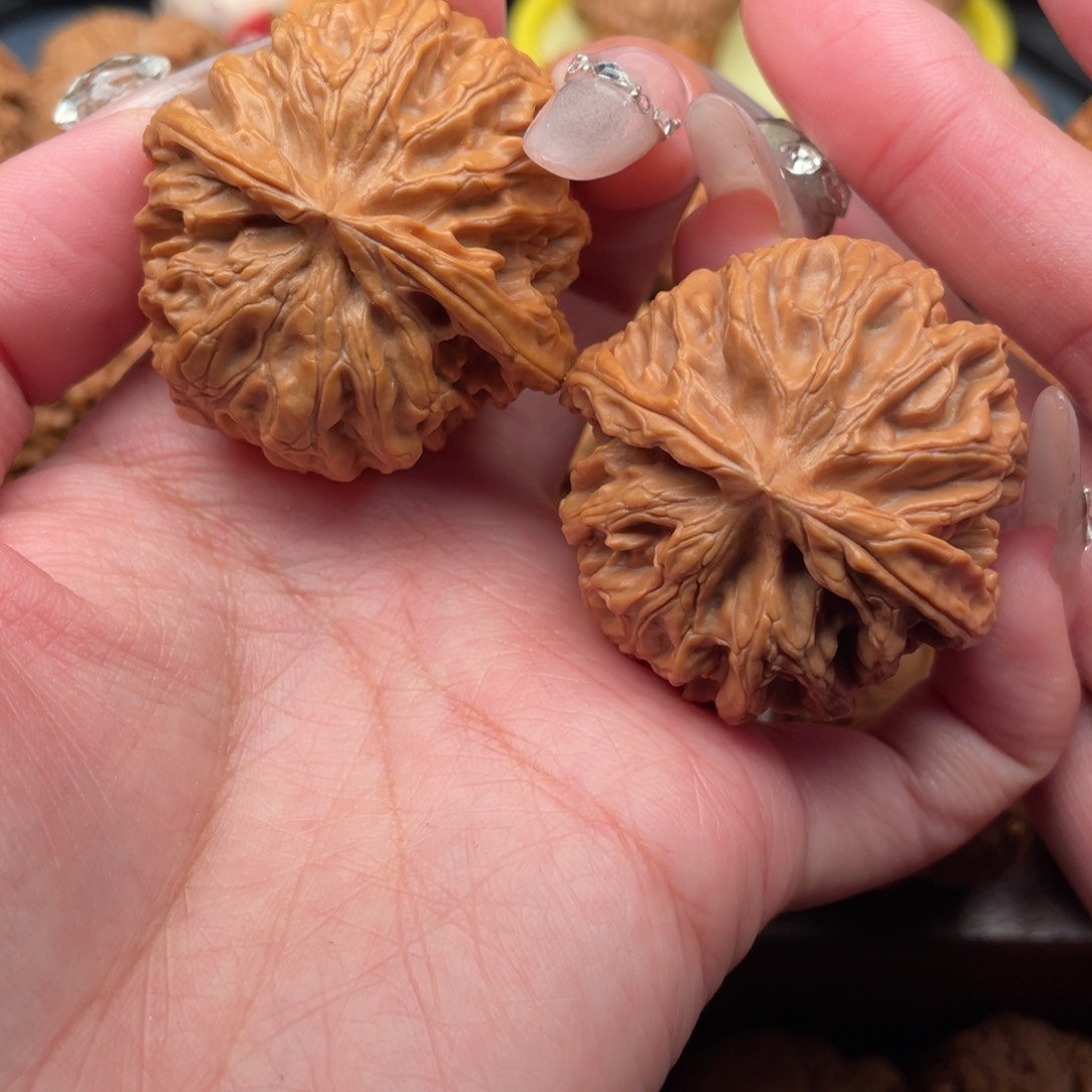 文玩核桃把件全品，红皮球苹果42，粗棱