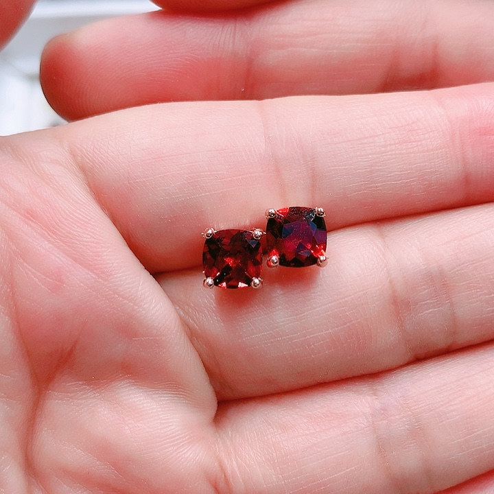 石榴石耳钉银S925镶嵌