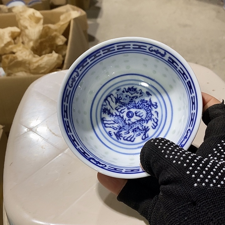 摆件景德镇陶瓷研究所研究人员对陶瓷