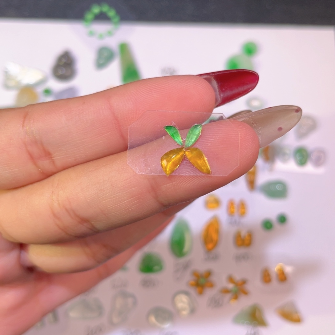 翡翠未镶嵌颈饰裸石