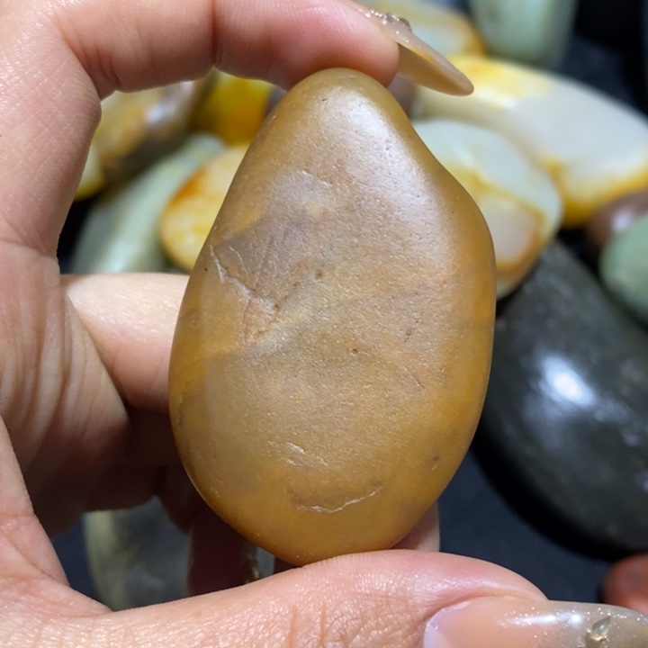 颈饰未镶嵌和田玉（糖玉）一**酒