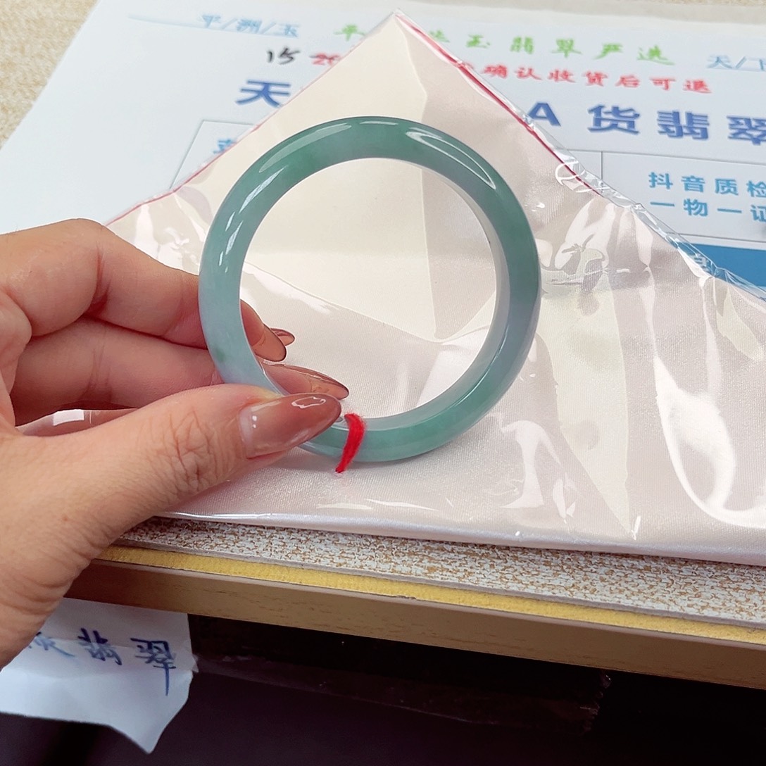 翡翠未镶嵌手镯手镯