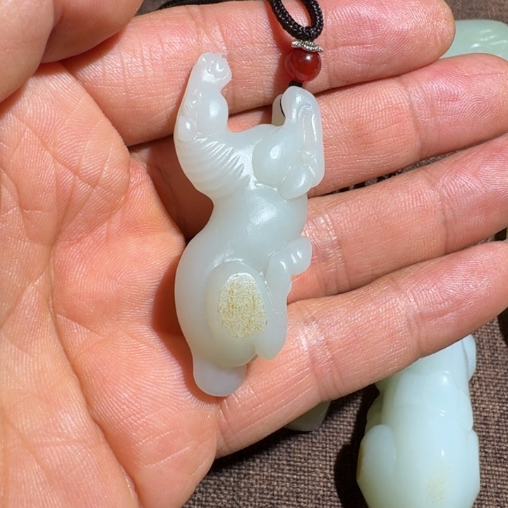 和田玉未镶嵌颈饰烨*