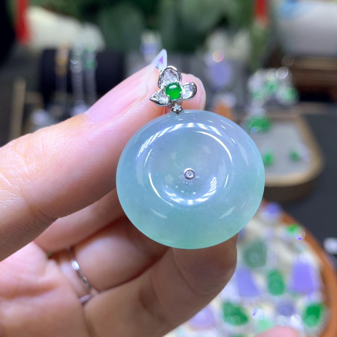 翡翠18K金镶嵌颈饰翡翠吊坠项链