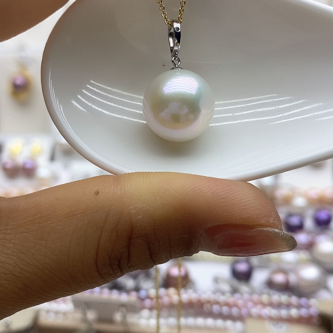 淡水珍珠吊坠(赠链)18K金镶嵌