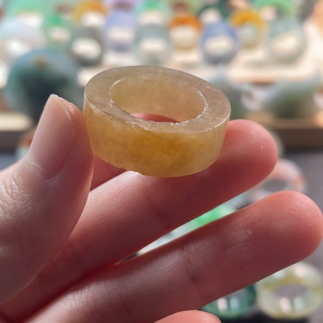 定制翡翠未镶嵌戒指