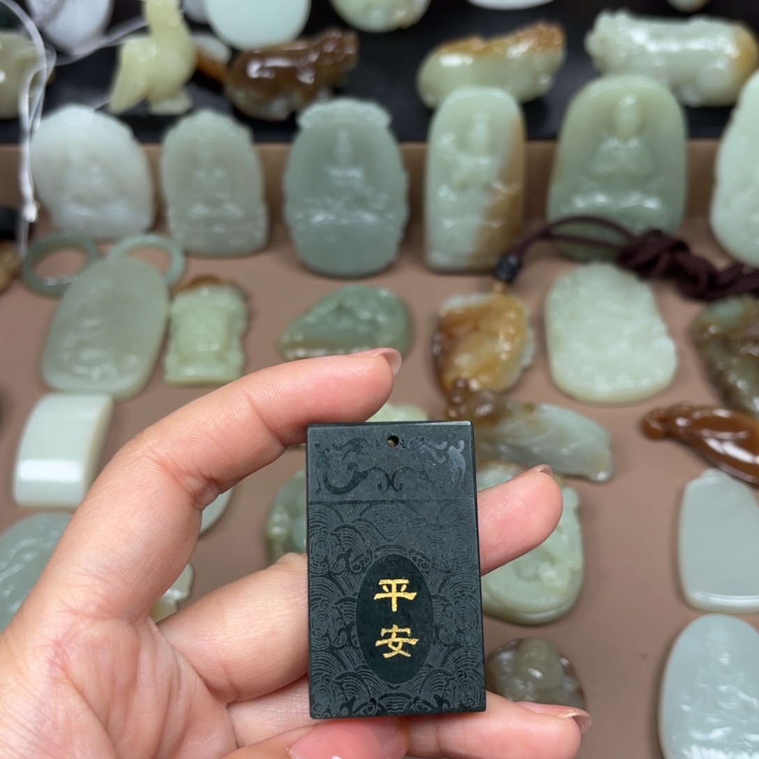 和田玉颈饰未镶嵌