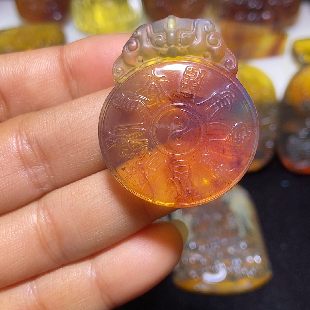 琥珀未镶嵌颈饰缅甸天然琥珀吊坠