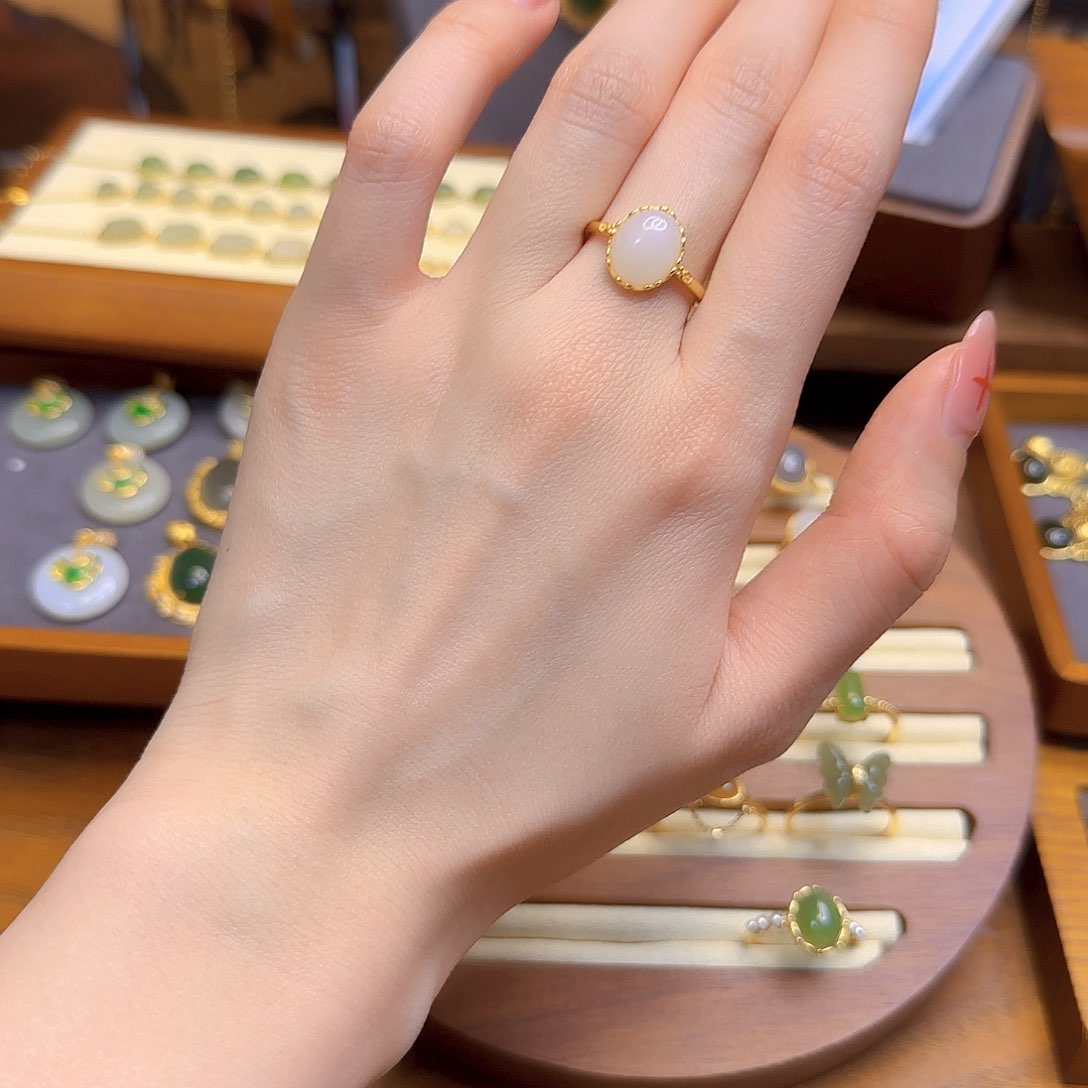 和田玉戒指银S925镀金镶嵌