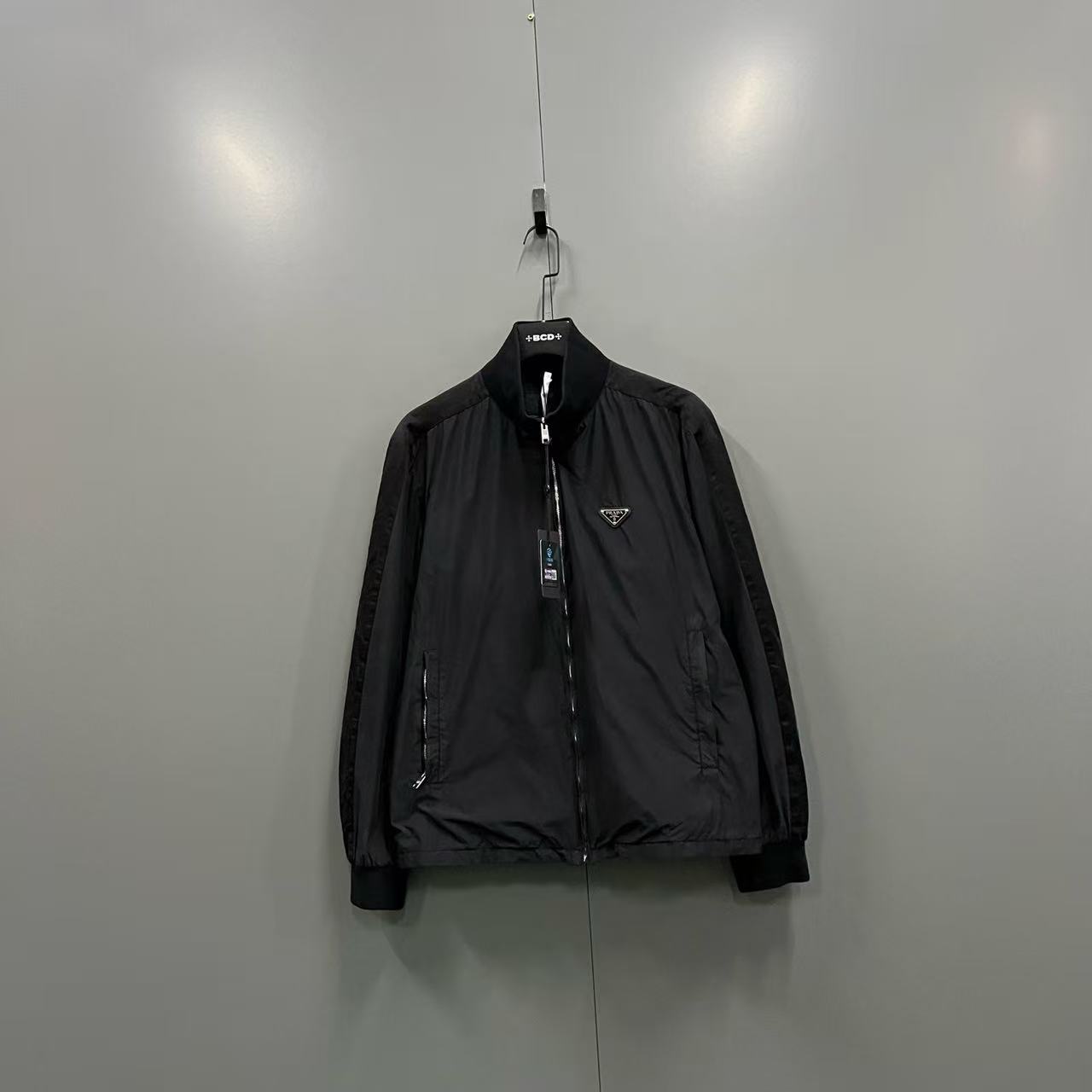 未使用 Prada/普拉达 黑色三角标外套 50码/19000/C017549