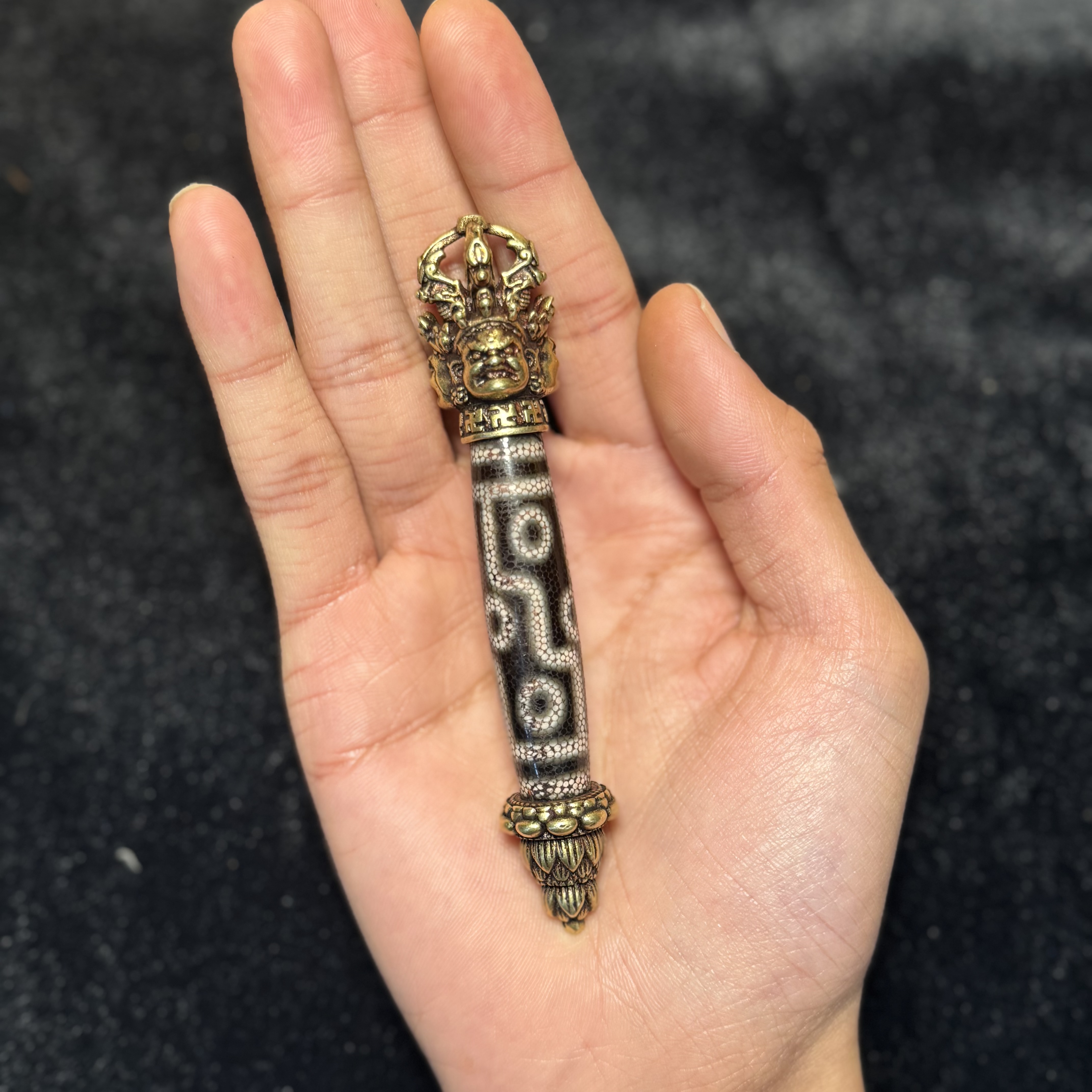 黄财神竖款玛瑙吊坠男女通用