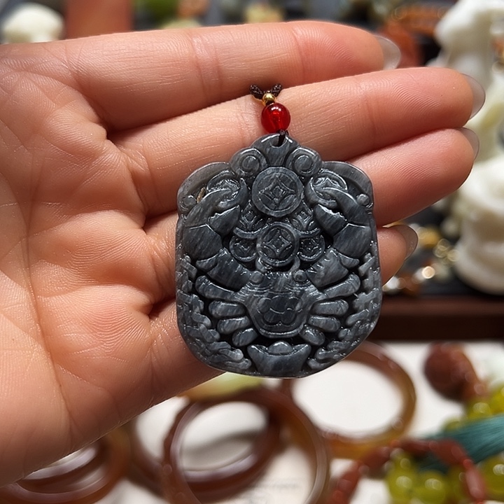 蛇纹石玉吊坠未镶嵌