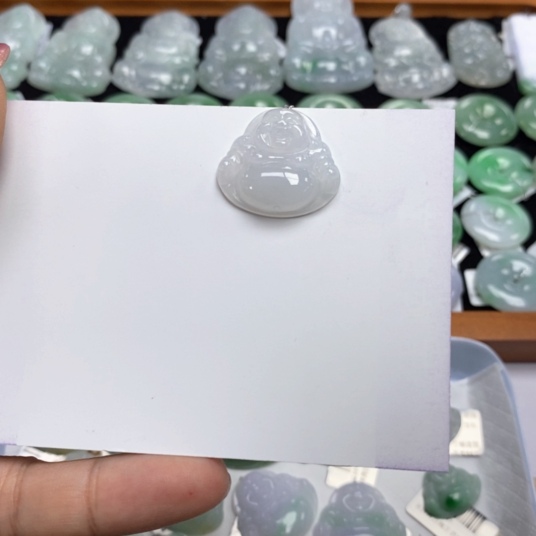翡翠颈饰未镶嵌佛公