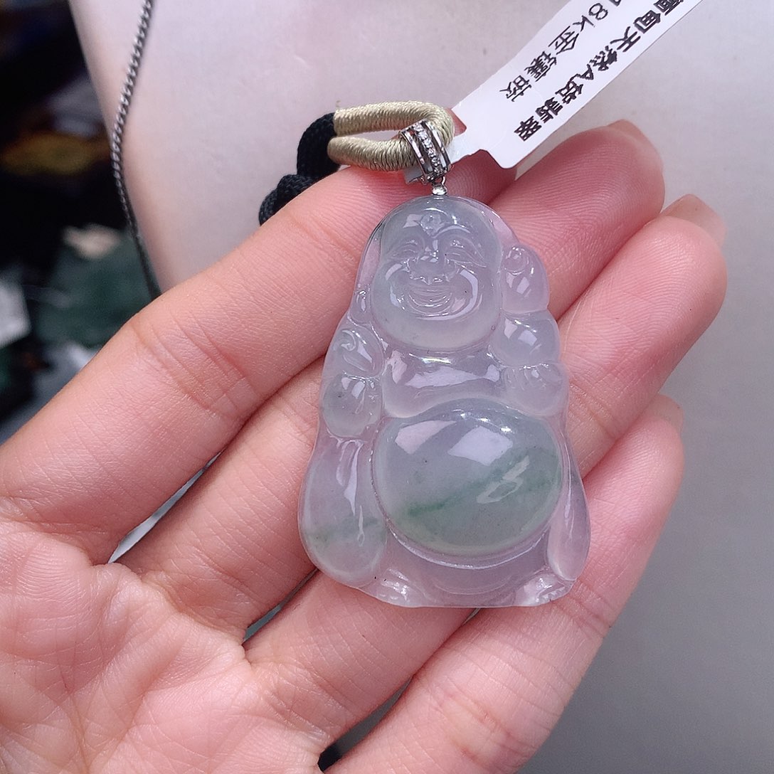 颈饰18K金镶嵌翡翠飘花布袋佛