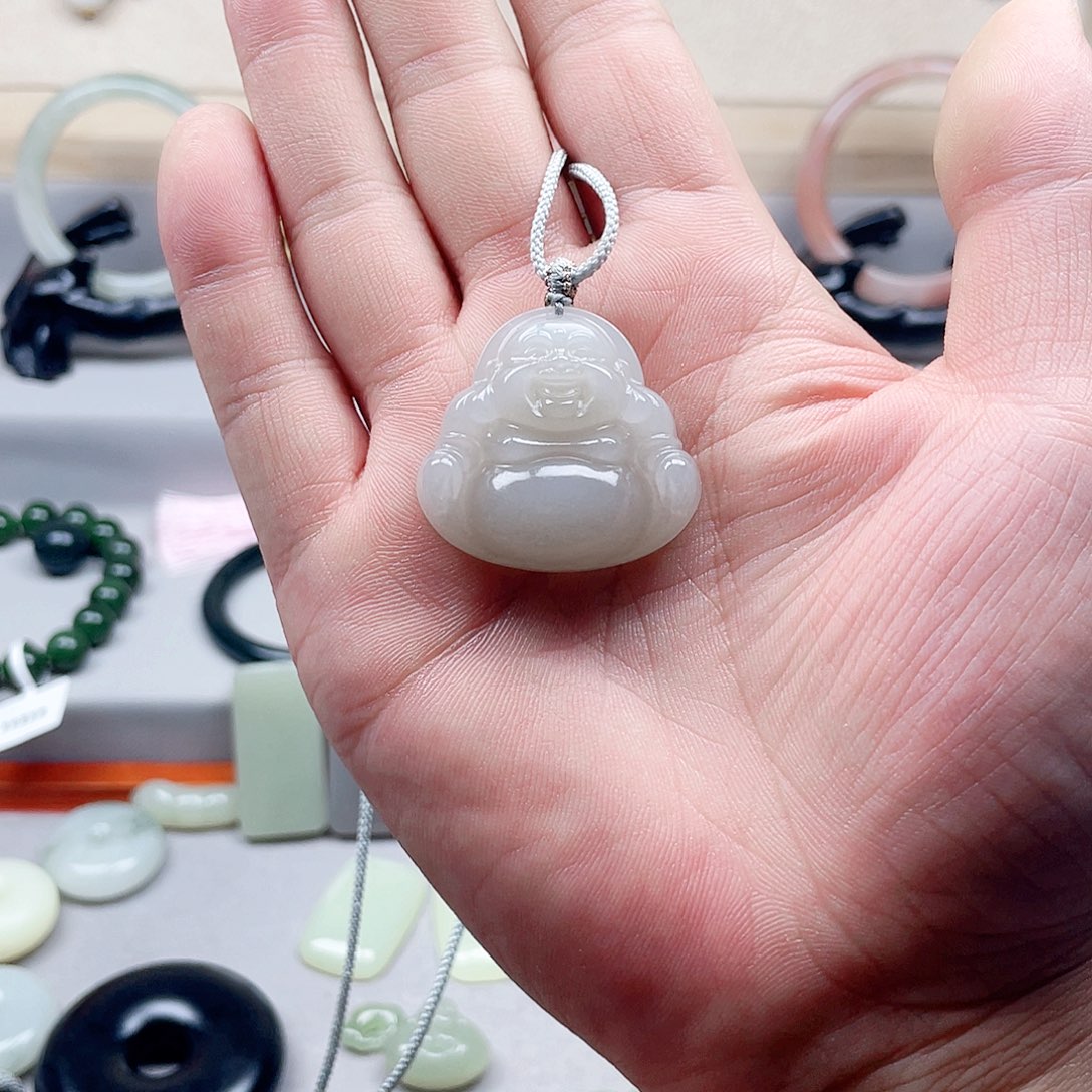 和田玉颈饰未镶嵌艺