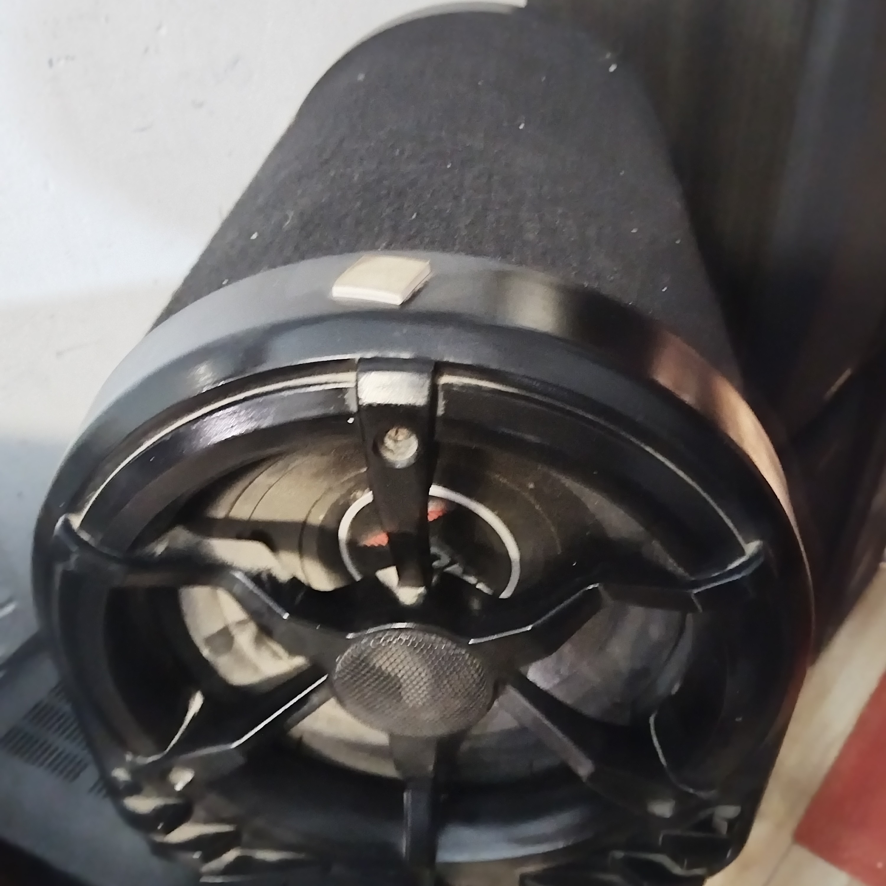 8新  低音炮一台，成色如图，不包邮费，不支持七天无理由退货