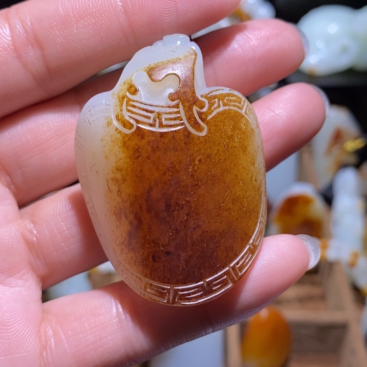 和田玉颈饰未镶嵌安*山